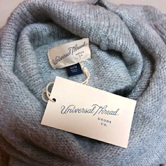 Universal Threads Women's Gray Turtle Neck Sweater Poncho NWT - Picture 3 of 6